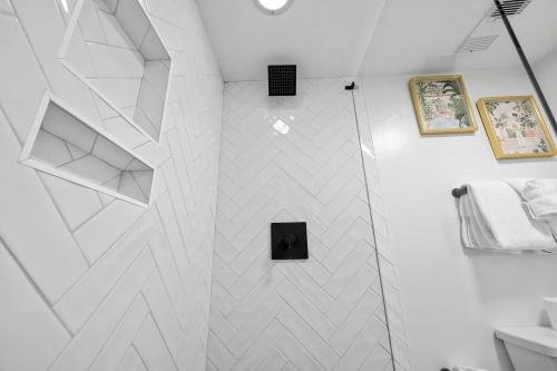 ccf2131bdb501aac8835f688d792301c-uncropped_scaled_within_1536_1152
